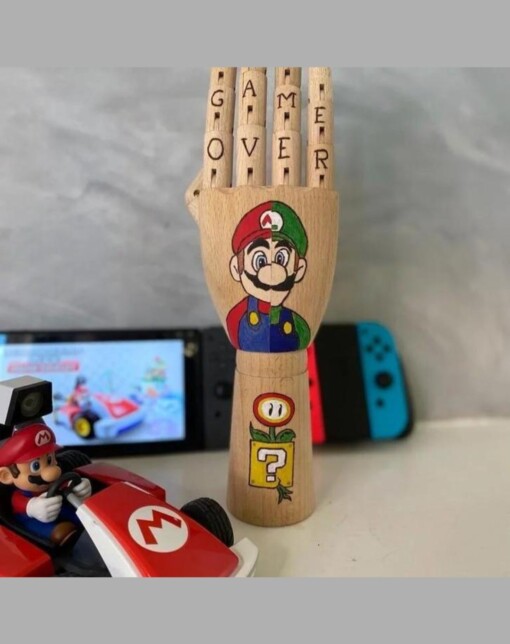 Kunst houten hand mario en luigi
