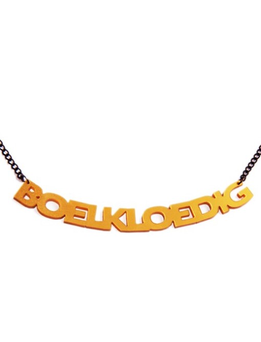 Boelkloedig! naamketting