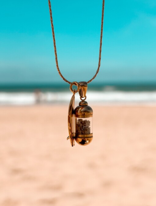 Laguna Beach Pendant Shortboard Goud