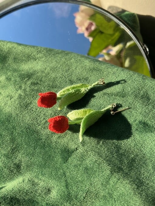 Micro gehaakte tulp oorbellen