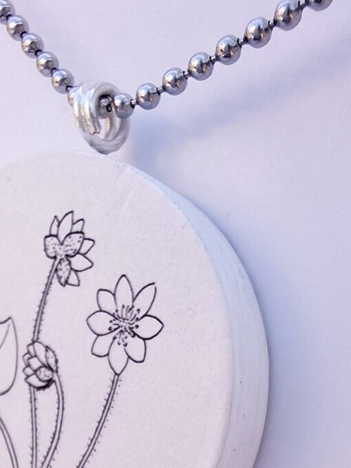 Ketting met papieren hanger, leverbloempje, duurzaam sieraad,  ⁸