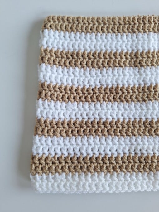 Gehaakte muts 'White & tan'