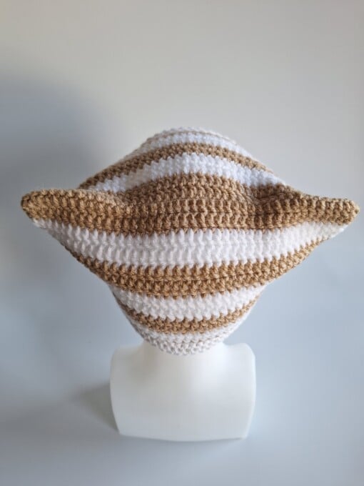 Gehaakte muts 'White & tan'