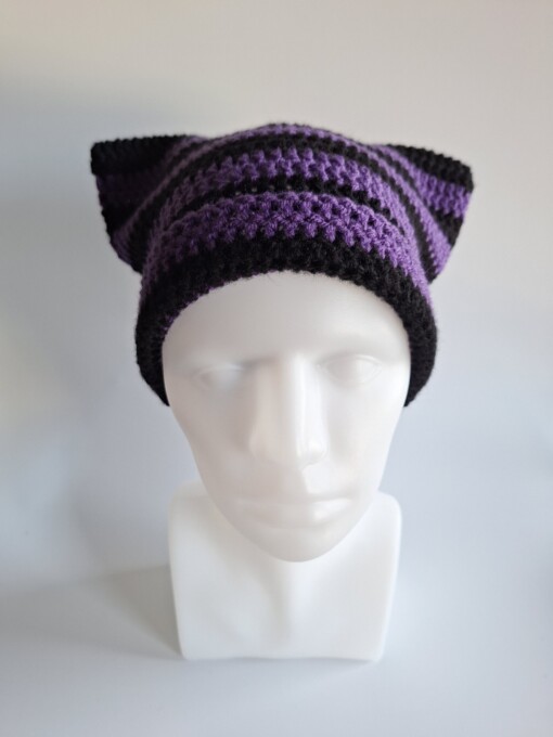 Gehaakte muts 'Black & purple'