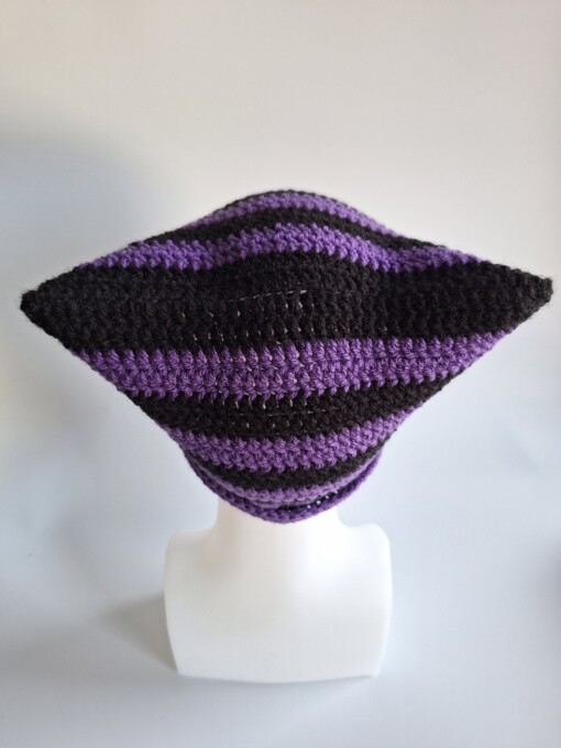 Gehaakte muts 'Black & purple'