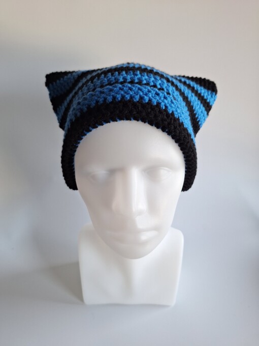 Gehaakte muts 'Black & blue'