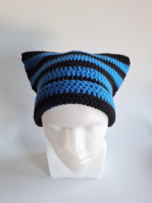 Gehaakte muts 'Black & blue'
