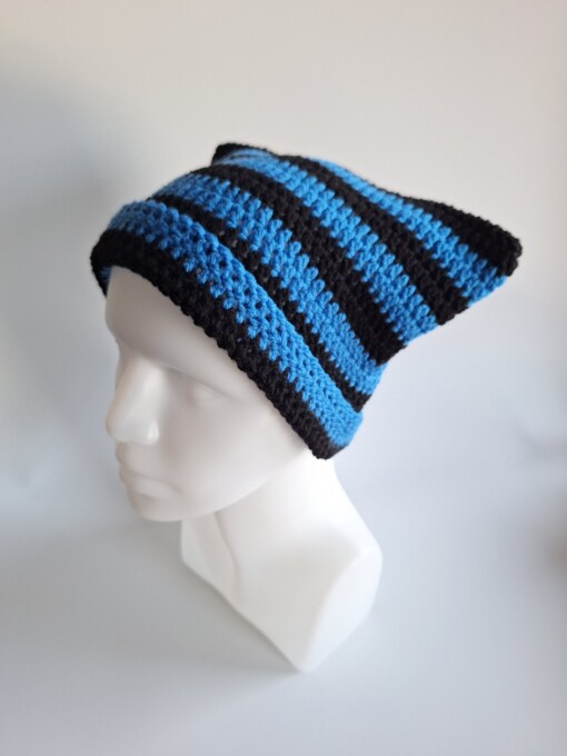 Gehaakte muts 'Black & blue'
