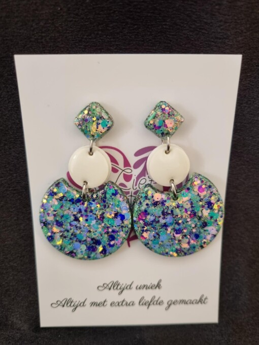 Epoxy oorbellen ‘stijlvol’ – glitter mint/lila