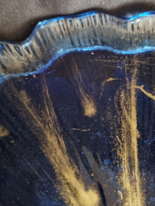 Uniek epoxy schaaltje ‘Ginkgo’ blauw + 2 amberblokjes