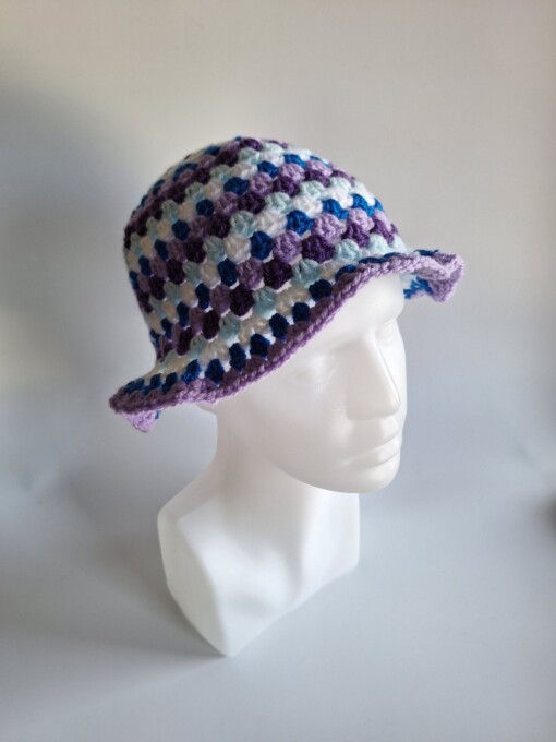 Gehaakte bucket hat 'Blueberry'