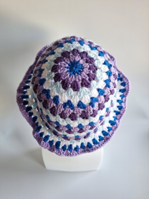 Gehaakte bucket hat 'Blueberry'
