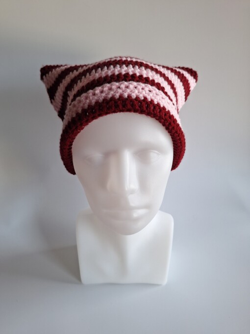Gehaakte muts 'Burgundy & baby pink'