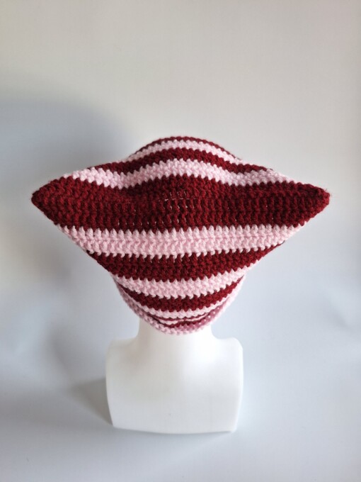 Gehaakte muts 'Burgundy & baby pink'