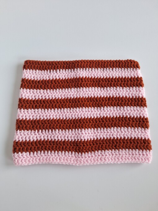 Gehaakte muts 'Rust & baby pink'