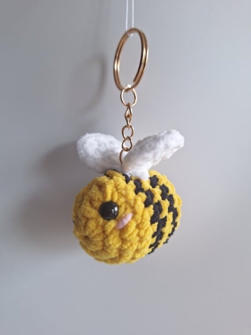 Gehaakte sleutelhanger 'Original bee'