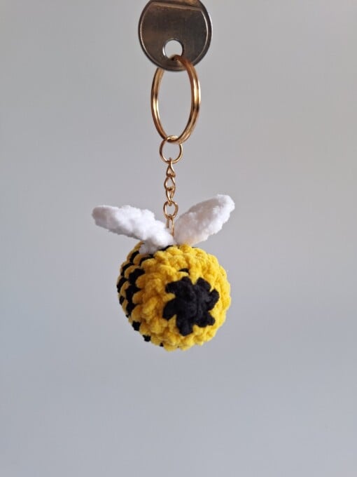 Gehaakte sleutelhanger 'Original bee'