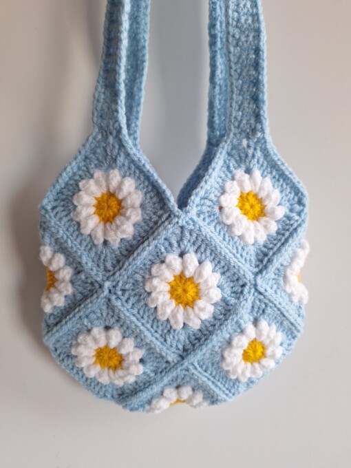 Gehaakte tas 'Baby blue daisy'