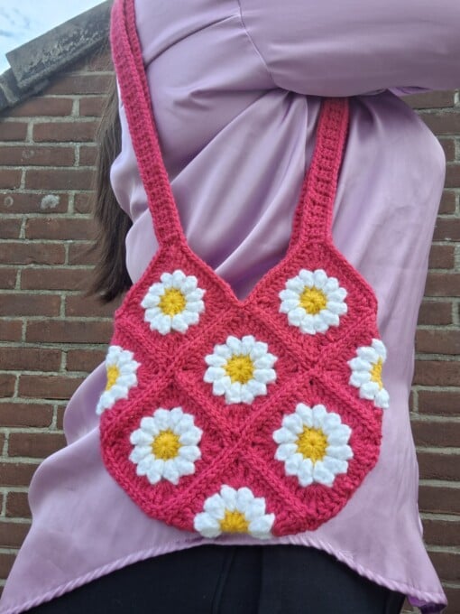 Gehaakte tas 'Fuchsia daisy'