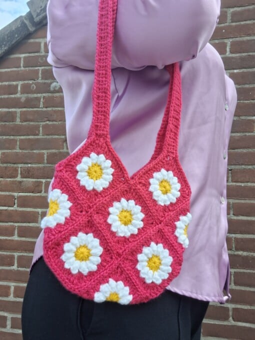 Gehaakte tas 'Fuchsia daisy'