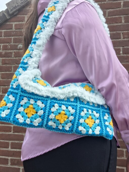Gehaakte tas 'Furry & turquoise'