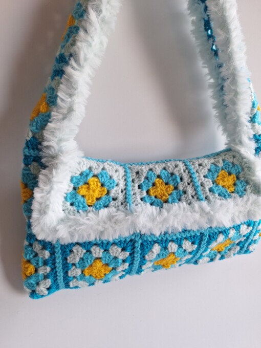 Gehaakte tas 'Furry & turquoise'