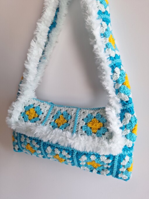 Gehaakte tas 'Furry & turquoise'