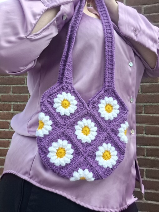 Gehaakte tas 'Purple daisy'