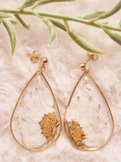 Waterdrupoel vormige met witte bloemen Resin Oorbellen