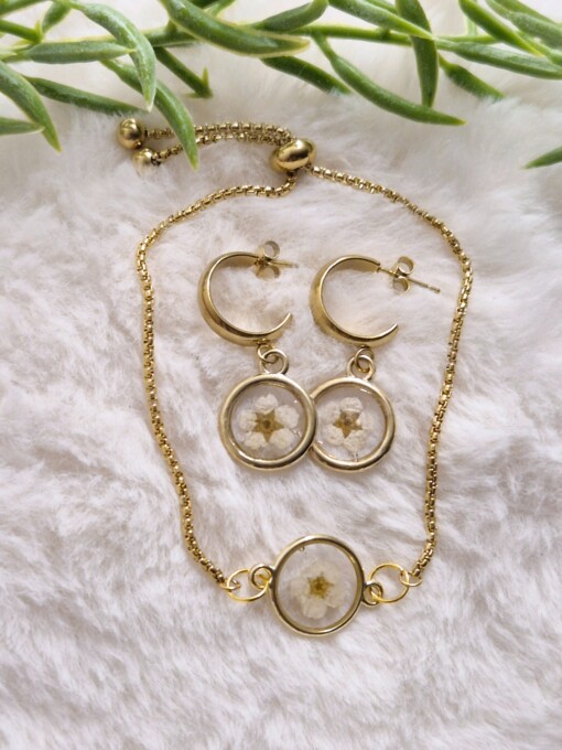 Ronde met witte bloemen resin Oorbellen