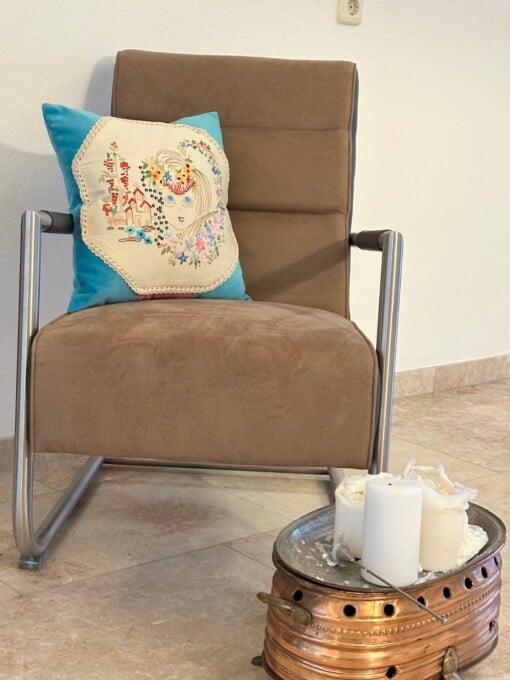Geborduurd blauw velvet kussenhoes met borduursel