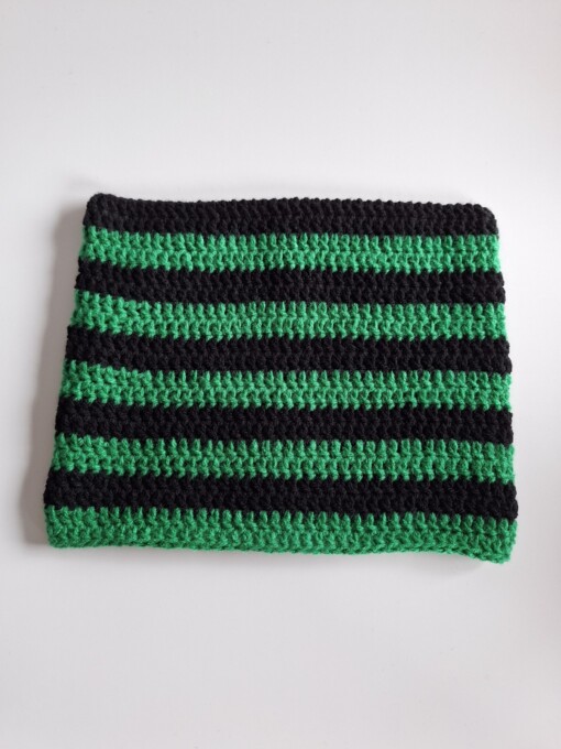Gehaakte muts 'Black & green'