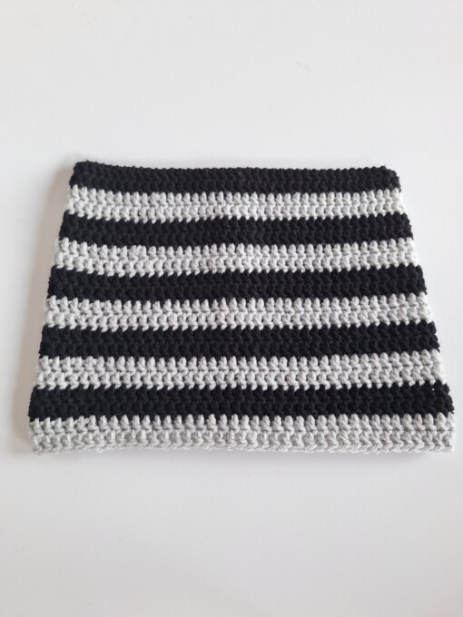 Gehaakte muts 'Black & light grey'