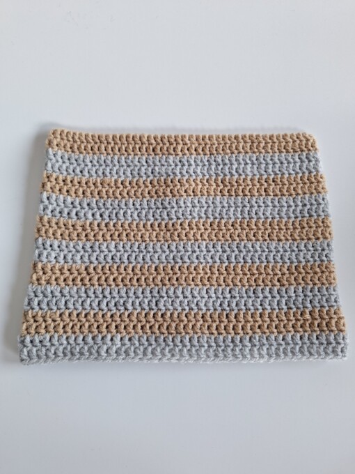 Gehaakte muts 'Tan & light grey'