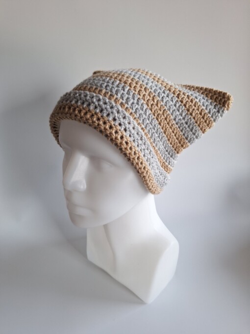 Gehaakte muts 'Tan & light grey'