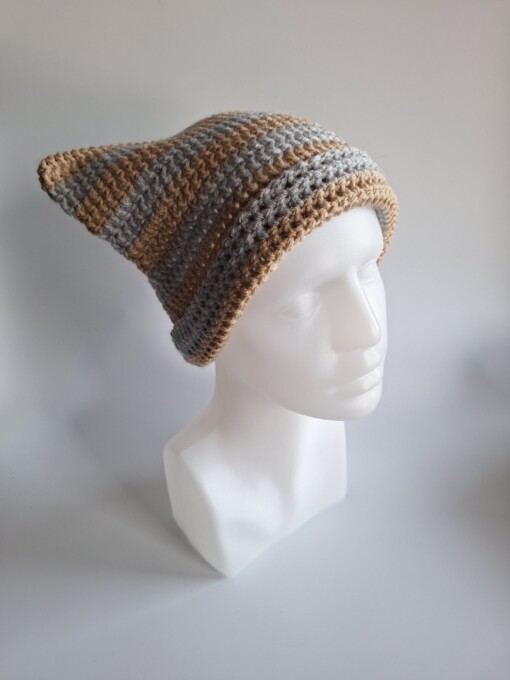 Gehaakte muts 'Tan & light grey'