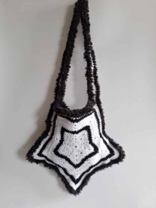 Gehaakte tas 'Black & white star'