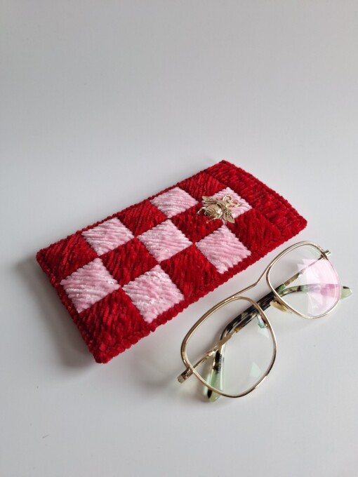 Geweven brillenkoker 'Pink & red check'