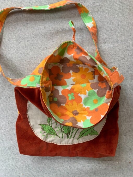 Tas met vintage klaprozen