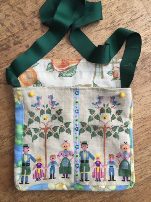 Tas van vintage borduurwerk en  vintage stoffen