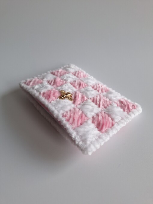geweven pasjeshouder 'White & babypink'