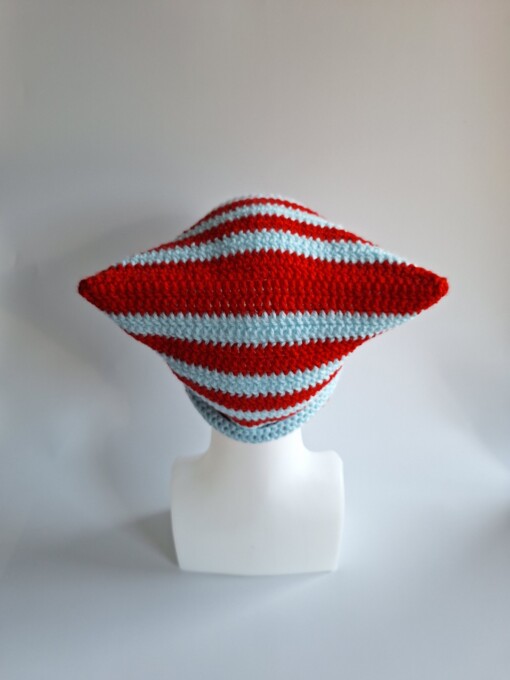 Gehaakte muts 'Baby blue & red'