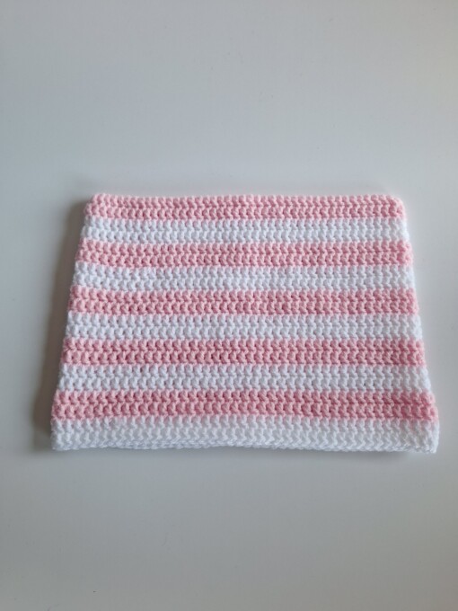 Gehaakte muts 'Baby pink & white'