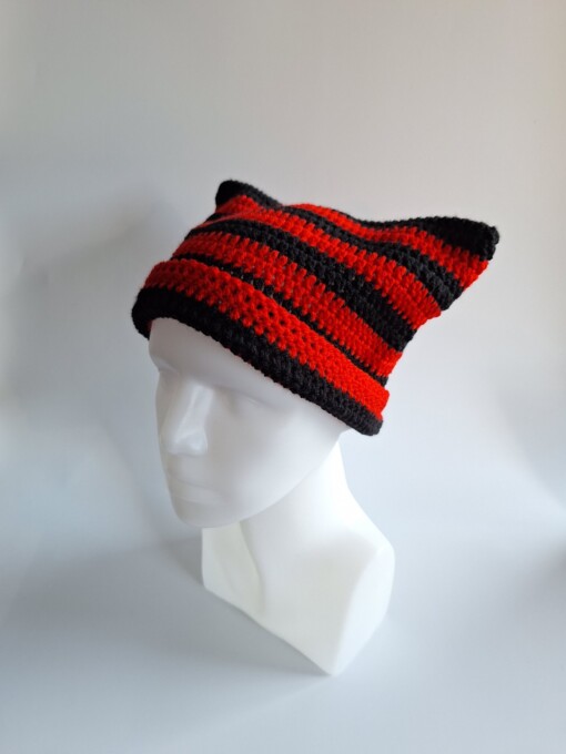 Gehaakte muts 'Black & red'