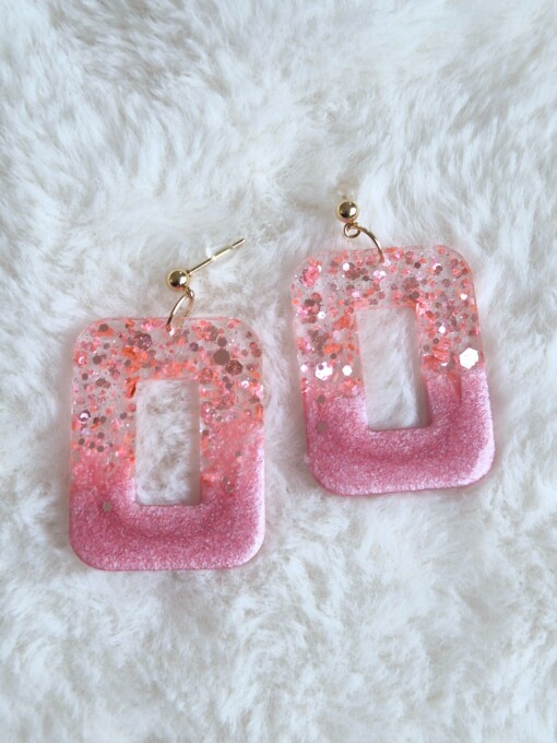 Gouden Roze resin vierkante oorbellen