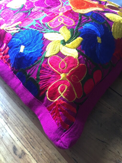 Fuschia donker blauw mexicaanse kussenhoes uit de Chiapas regio