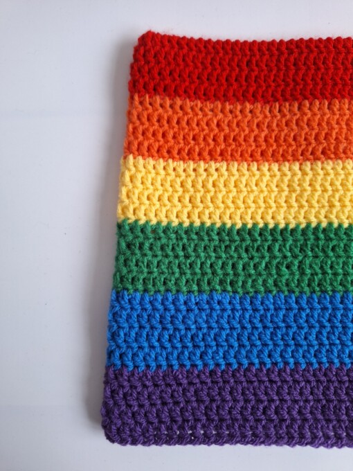 Gehaakte muts 'Pride rainbow flag'