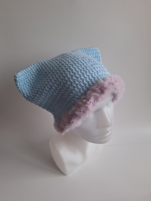 Gehaakte muts met imitatiebont 'Baby blue & lilac'