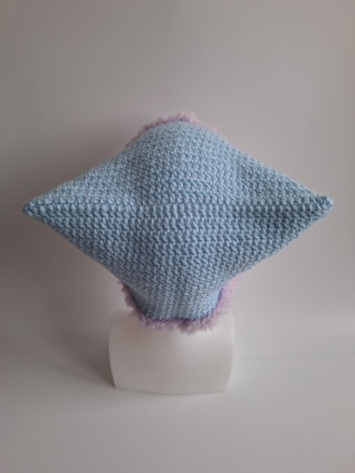 Gehaakte muts met imitatiebont 'Baby blue & lilac'