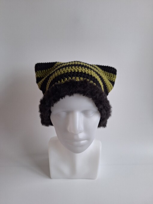 Gehaakte muts met imitatiebont 'Black & army green'